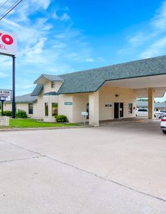 OYO Hotel Three Rivers TX Hwy 72