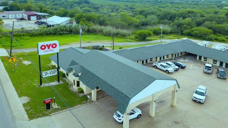 OYO Hotel Three Rivers TX Hwy 72 Exterior