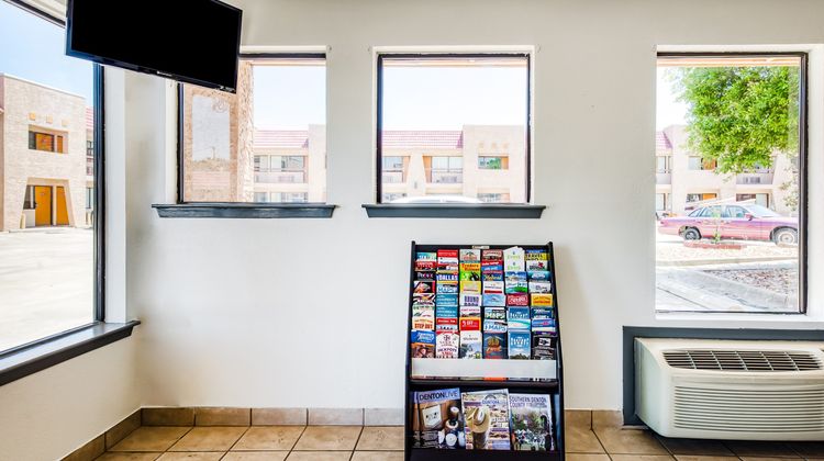 OYO Hotel Groesbeck Lobby