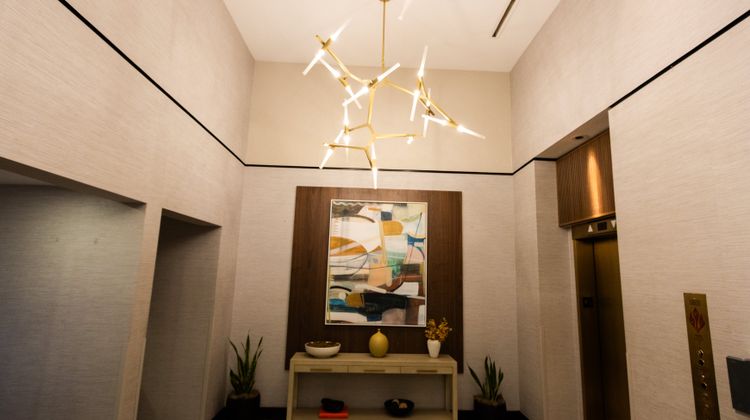Crowne Plaza Cleveland at Playhouse Sq Lobby