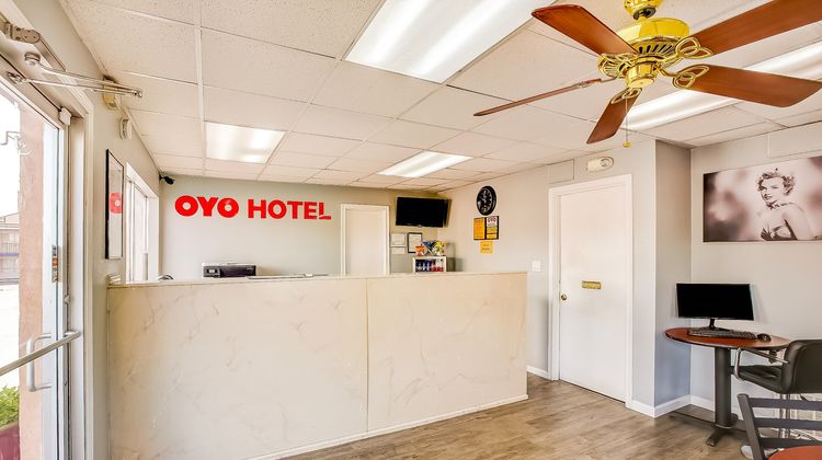 OYO Hotel Texarkana North Heights AR Hwy Lobby