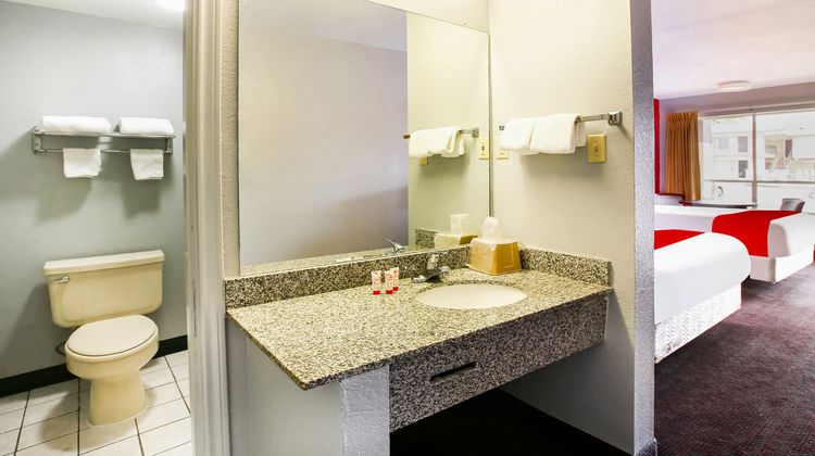 OYO Hotel Texarkana North Heights AR Hwy Room