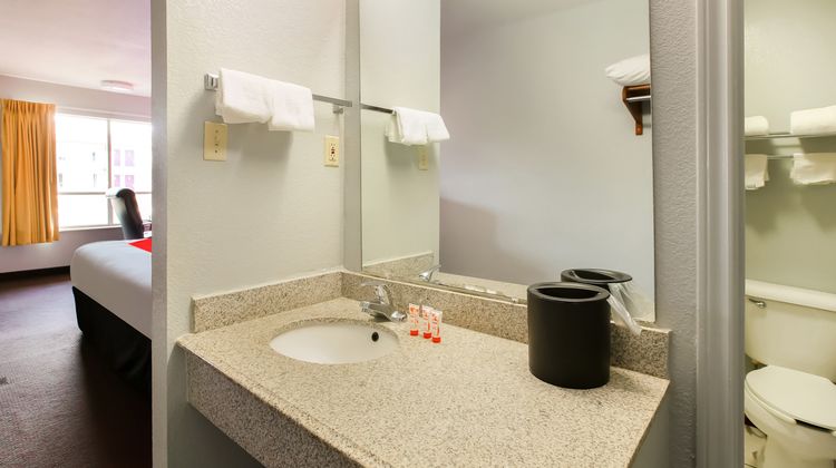OYO Hotel Texarkana North Heights AR Hwy Room