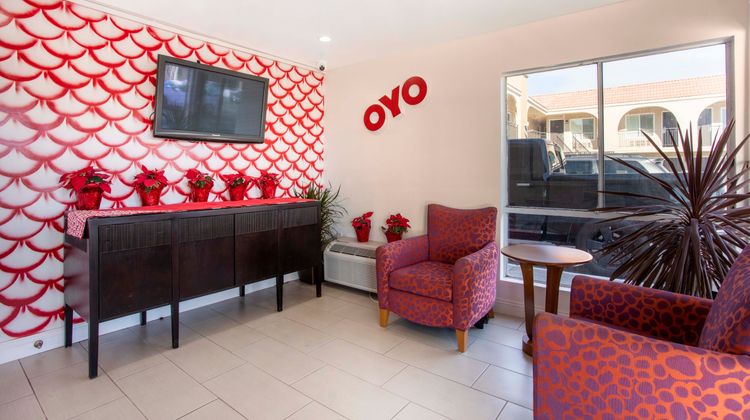 OYO Hotel Palmdale Antelope Valley Lobby