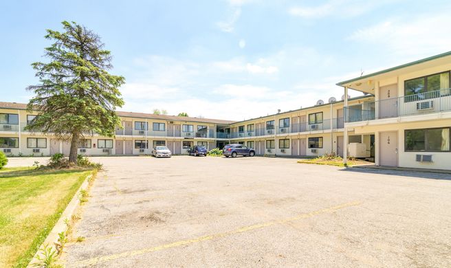 OYO Hotel South Bend Campus Exterior