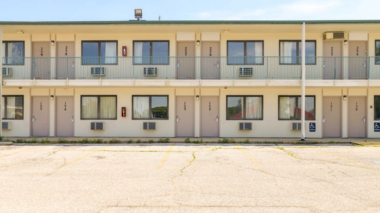 <b>OYO Hotel South Bend Campus Exterior</b>. Images powered by <a href="https://www.leonardoworldwide.com/" title="Leonardo Worldwide" target="_blank">Leonardo</a>.