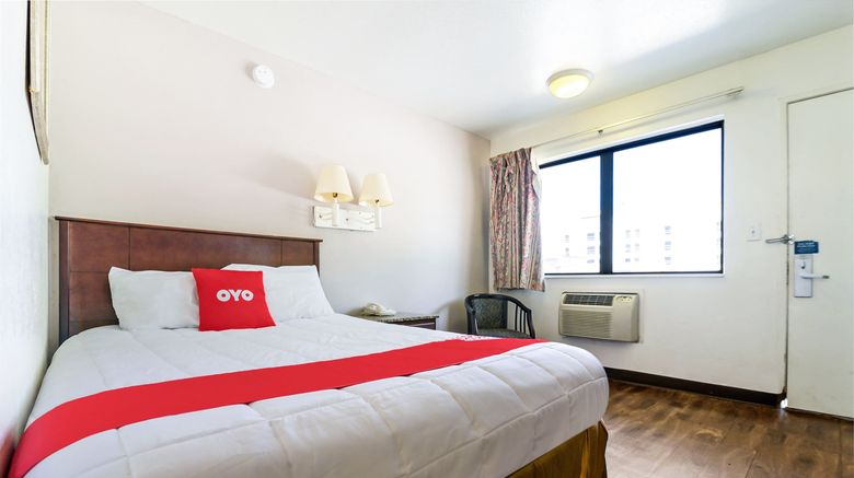 <b>OYO Hotel South Bend Campus Room</b>. Images powered by <a href="https://www.leonardoworldwide.com/" title="Leonardo Worldwide" target="_blank">Leonardo</a>.