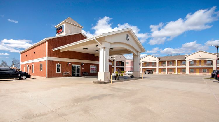 OYO Hotel Valley View TX U.S. 77 Exterior