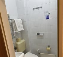 Arnold Hotel Room