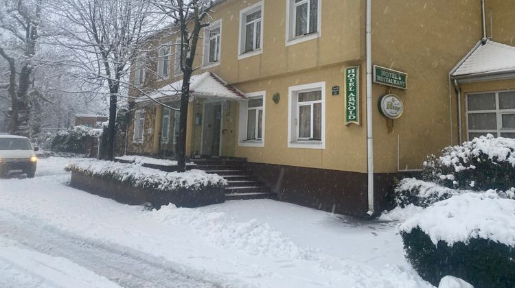 Arnold Hotel Exterior