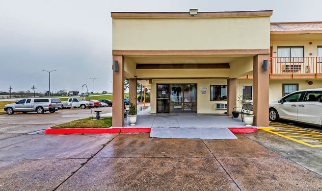 OYO Hotel Lake Charles Hwy 10 Exterior