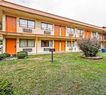 OYO Hotel Lake Charles Hwy 10 Exterior