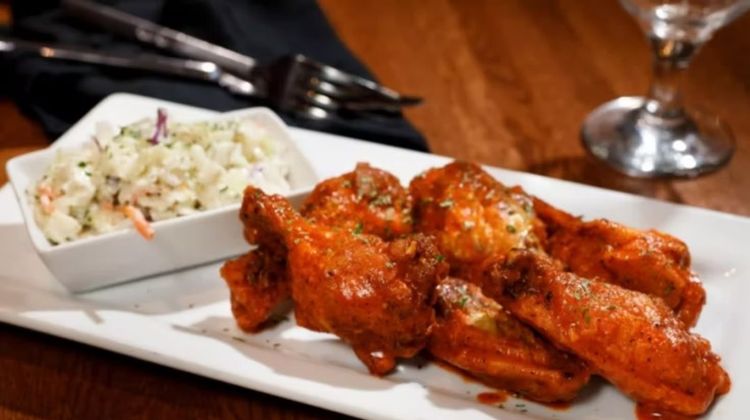 Crowne Plaza Englewood, an IHG Hotel Restaurant