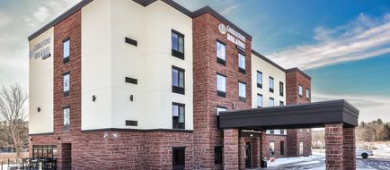 Cobblestone Hotel & Suites Exterior