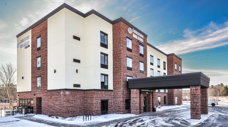 Cobblestone Hotel & Suites Exterior