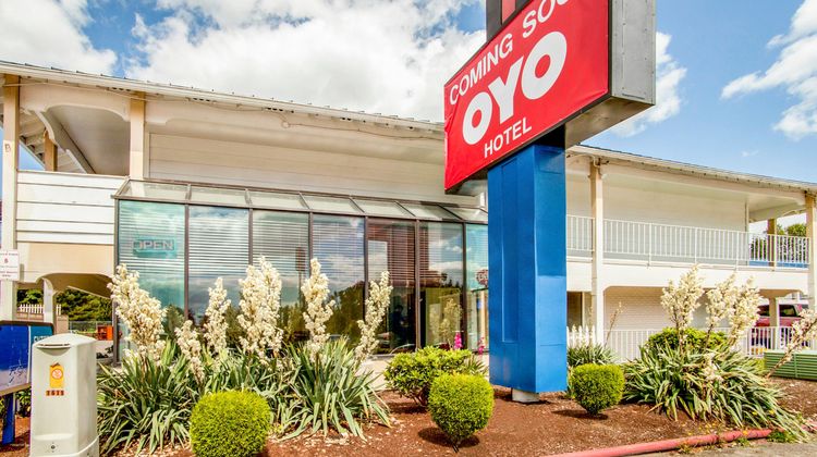 OYO Hotel Centralia Exterior
