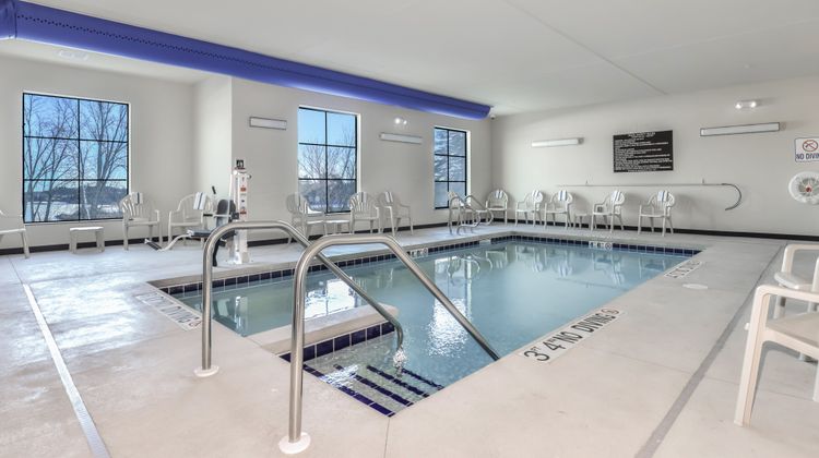 Cobblestone Hotel & Suites Pool