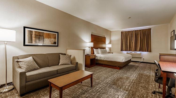 Cobblestone Hotel and Suites Room