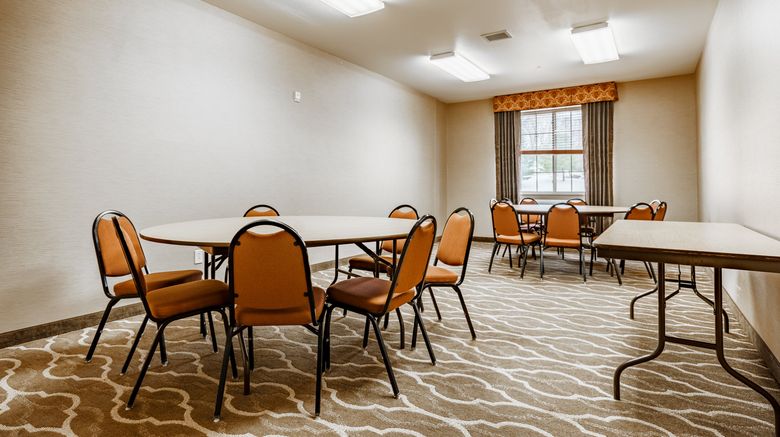 <b>Cobblestone Hotel and Suites Meeting</b>. Images powered by <a href="https://www.leonardoworldwide.com/" title="Leonardo Worldwide" target="_blank">Leonardo</a>.