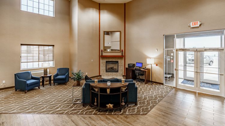 Cobblestone Hotel and Suites Lobby