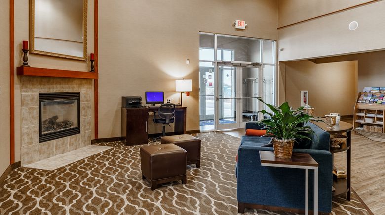 <b>Cobblestone Hotel and Suites Lobby</b>. Images powered by <a href="https://www.leonardoworldwide.com/" title="Leonardo Worldwide" target="_blank">Leonardo</a>.
