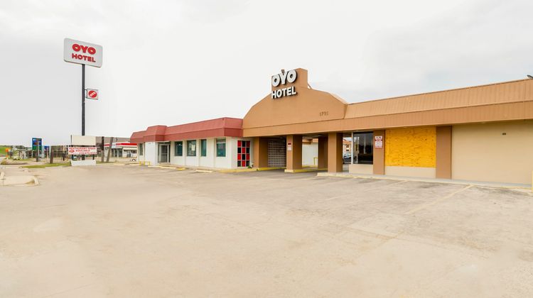 OYO Hotel Lackland AF Base North Exterior