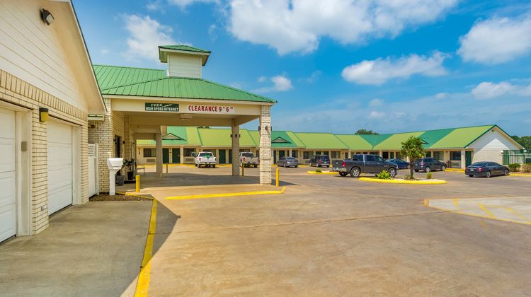 OYO Hotel Yoakum West Exterior