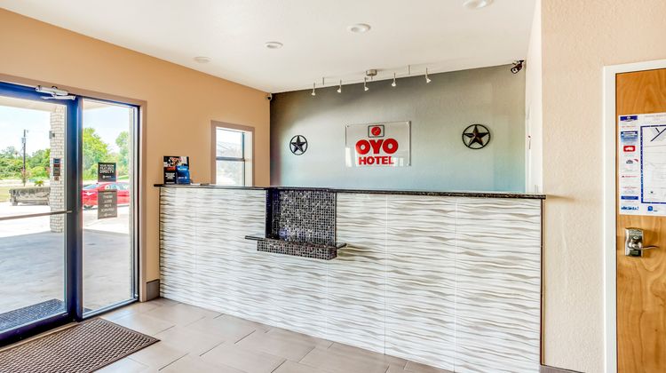 OYO Hotel Yoakum West Lobby