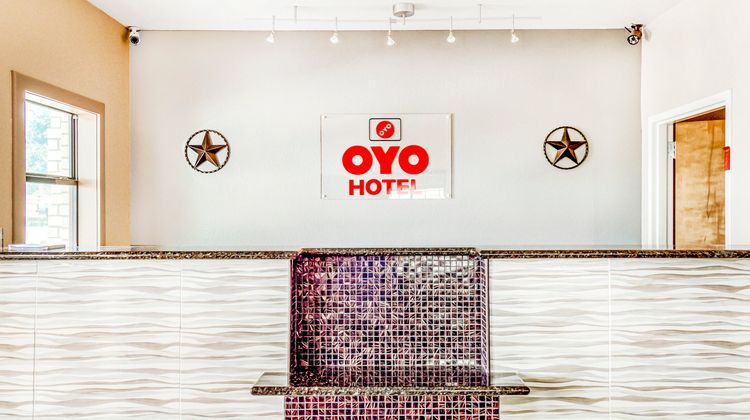 OYO Hotel Yoakum West Lobby