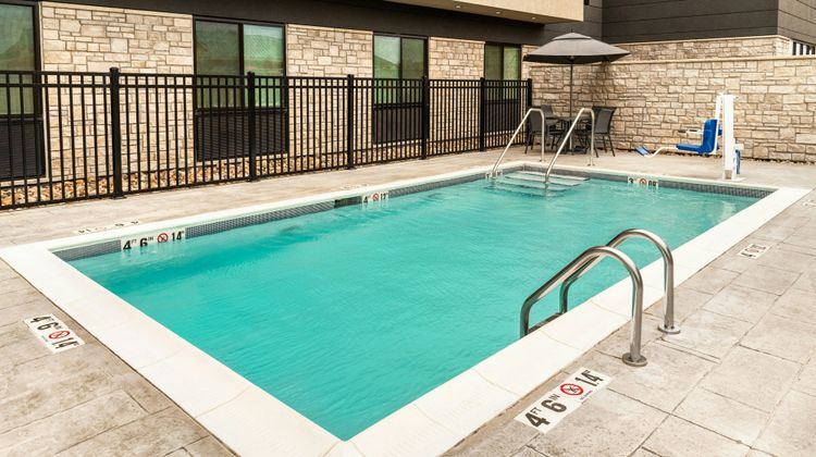 Fairfield Inn & Suites Norwalk Pool