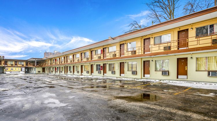 OYO Hotel Peoria IL I-74 Exterior