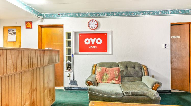 OYO Hotel Peoria IL I-74 Lobby