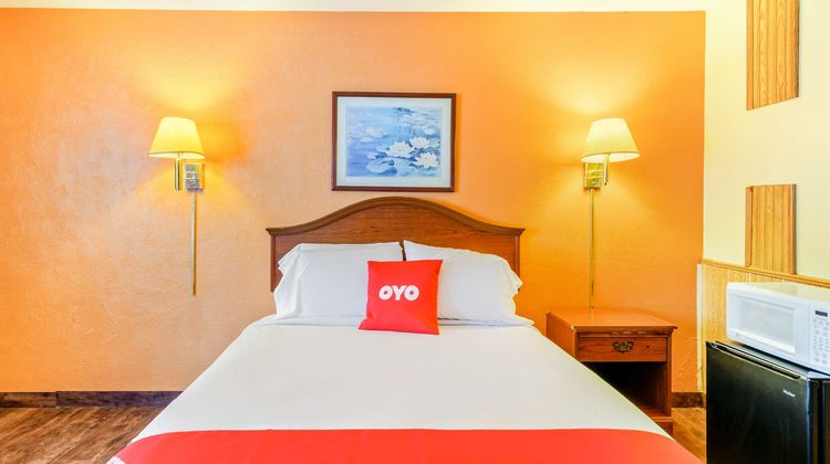 OYO Hotel Peoria IL I-74 Room