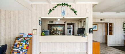 OYO Hotel Hutchinson KS West 4th Ave Lobby