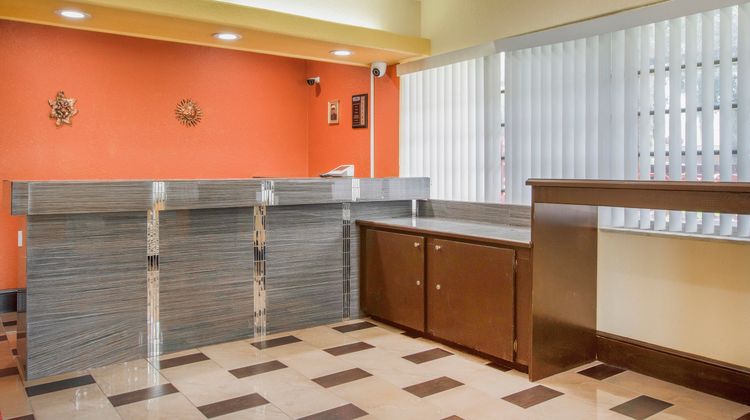 OYO Superior Budget Inn Bartow Lobby