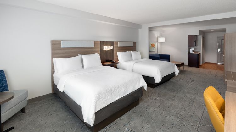 Holiday Inn Express & Stes Research Park Suite