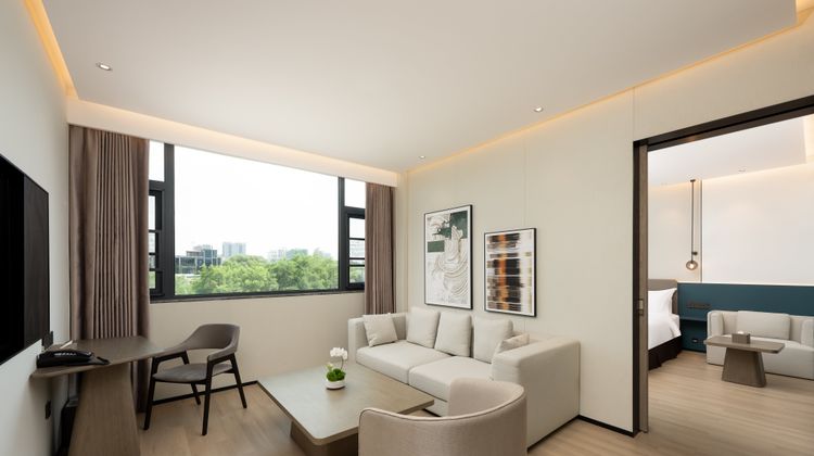 Holiday Inn Suite