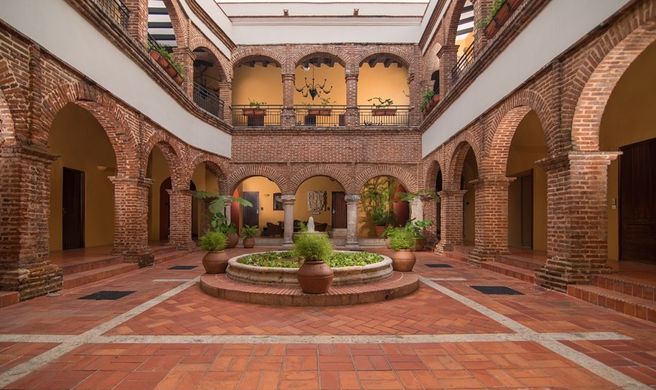 Hodelpa Nicolas de Ovando Exterior