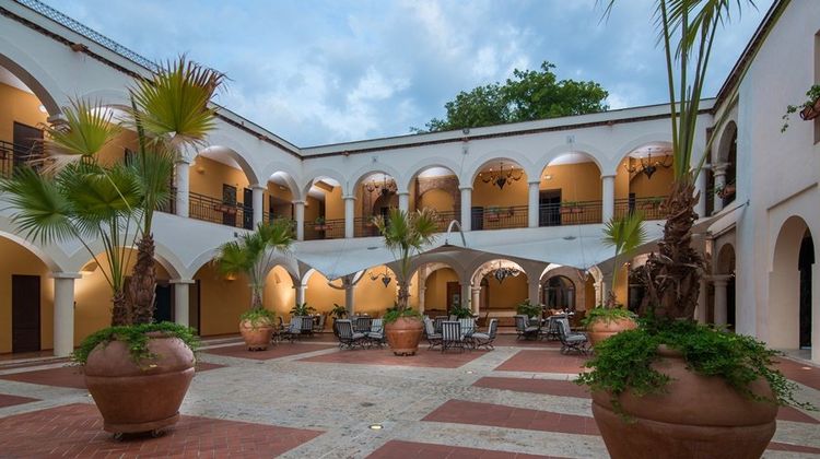 Hodelpa Nicolas de Ovando Exterior