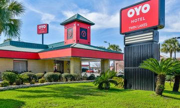 OYO Lake Park Inn
