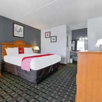 OYO Lake Park Inn