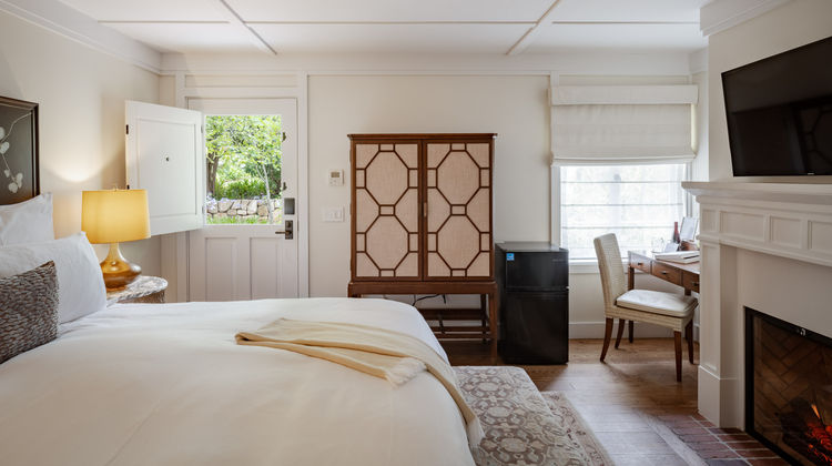 El Encanto Room