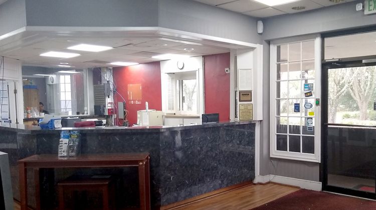 OYO Hotel Sumter SC Downtown Lobby