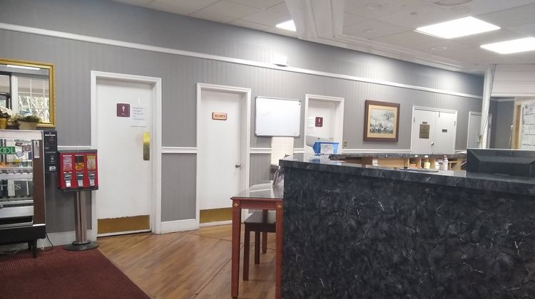 OYO Hotel Sumter SC Downtown Lobby