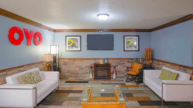 <b>OYO Hotel Redwood Falls Room</b>. Images powered by <a href="https://www.leonardoworldwide.com/" title="Leonardo Worldwide" target="_blank">Leonardo</a>.