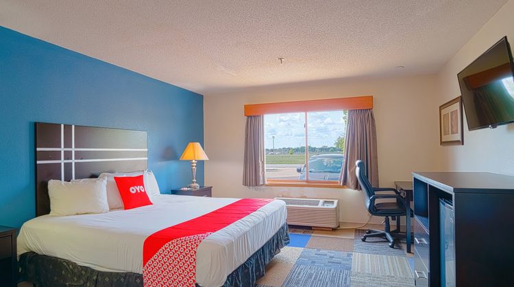 OYO Hotel Redwood Falls Room