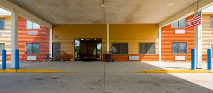OYO Hotel Redwood Falls Exterior