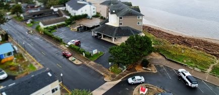Siletz Bay Lodge Exterior