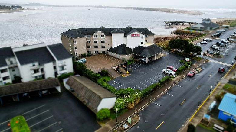 <b>Siletz Bay Lodge Exterior</b>. Images powered by <a href="https://www.leonardoworldwide.com/" title="Leonardo Worldwide" target="_blank">Leonardo</a>.