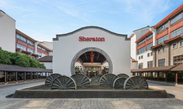 Sheraton Grand Wetland Park Resort